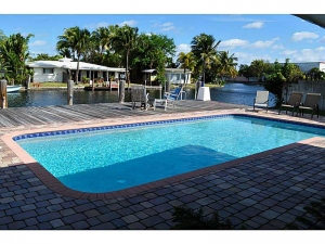 Homes with canal & pool for sale Wilton Manors