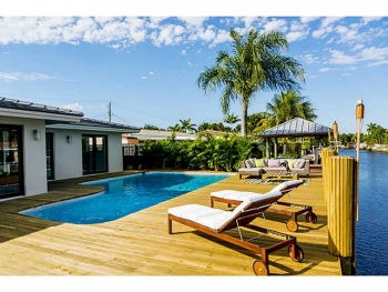 Waterfront modern homes Wilton Manors