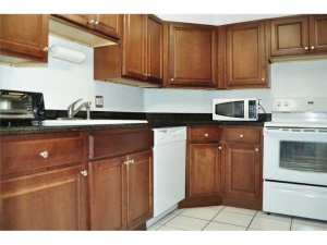 Kitchen Fort Lauderdale condo for sale